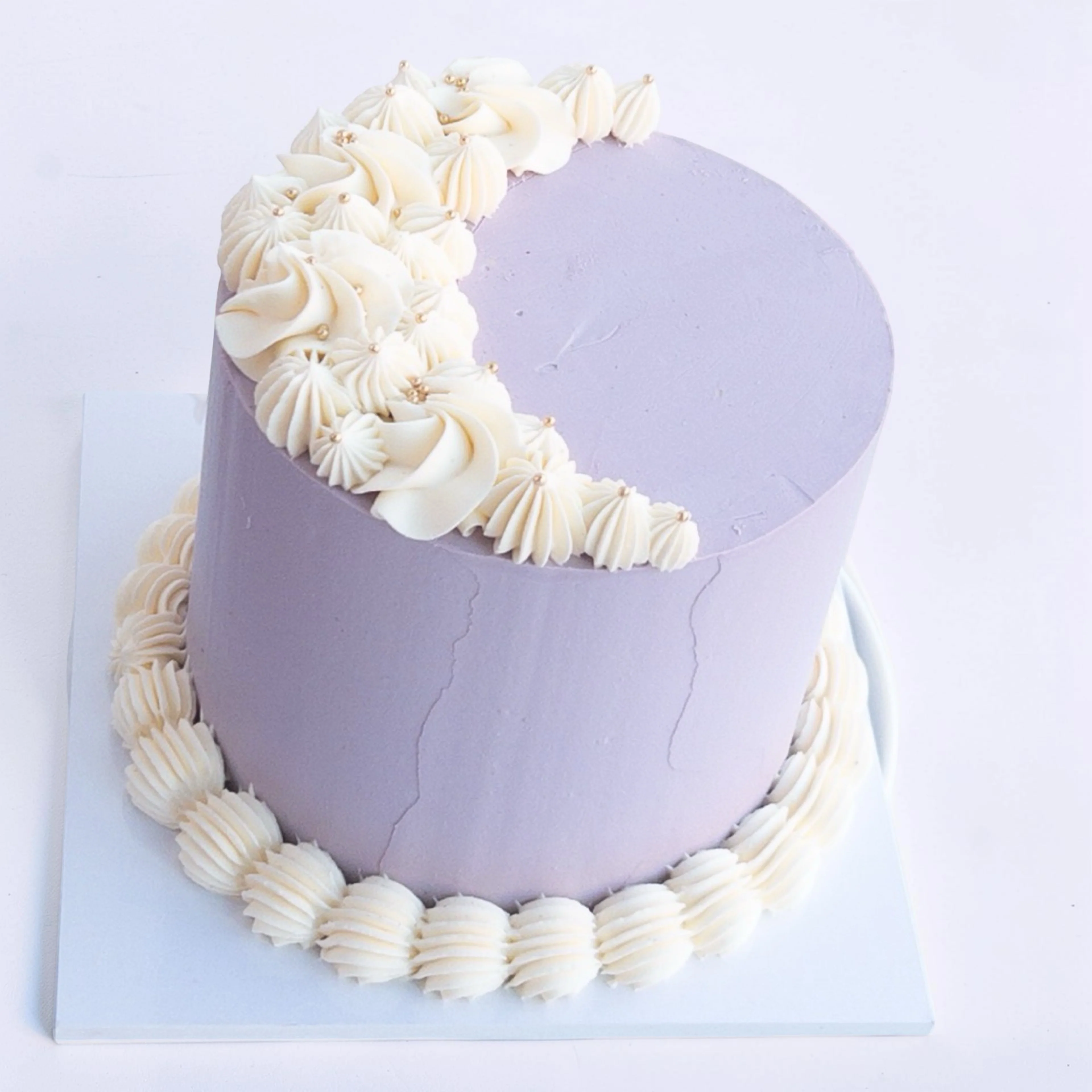 Eid Crescent Buttercream Cake - Image 2