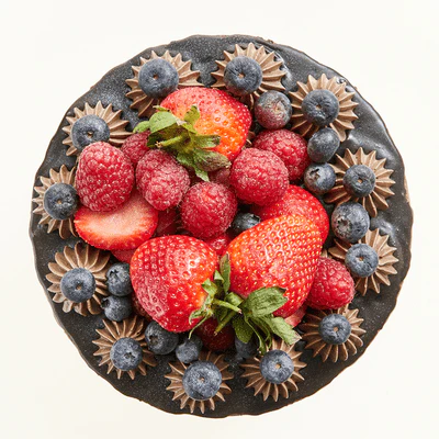 The Ultimate Fruit Topped Drip Cake - Image 3