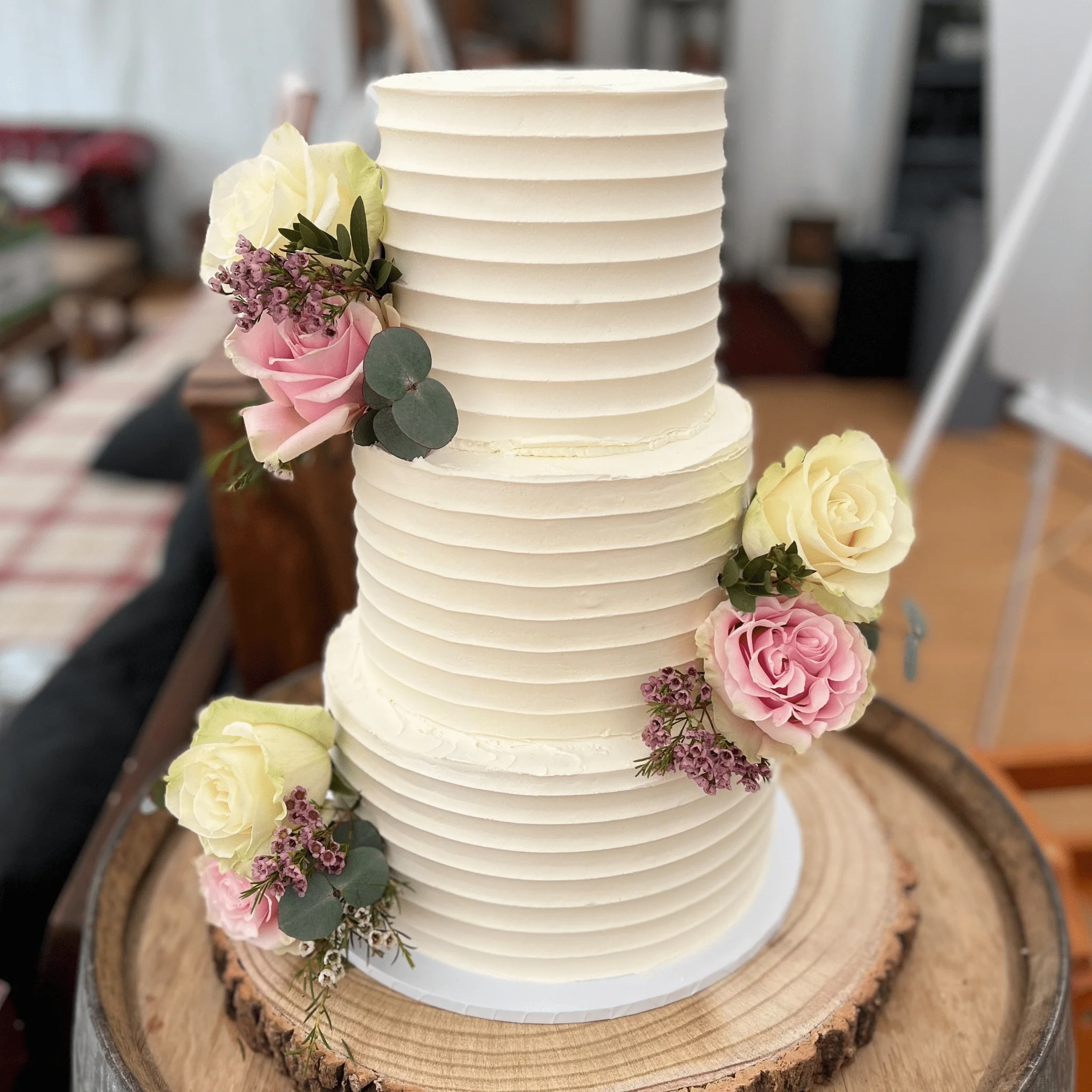 NEW Groove Floral Wedding Cake