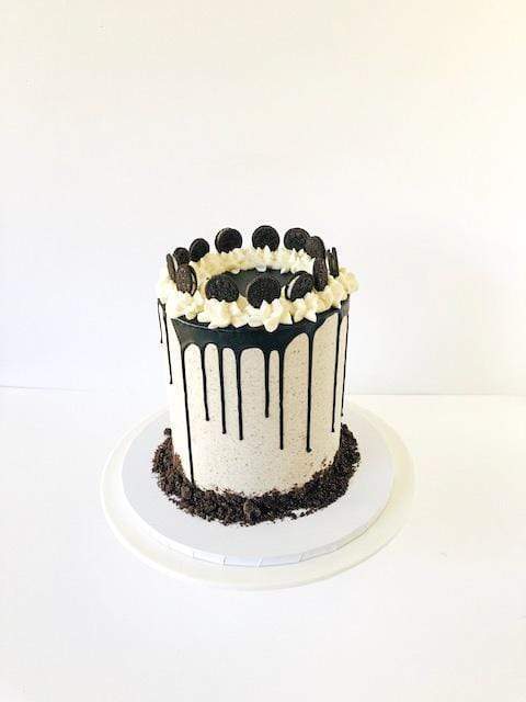 Oreo Drip Cake - Image 3